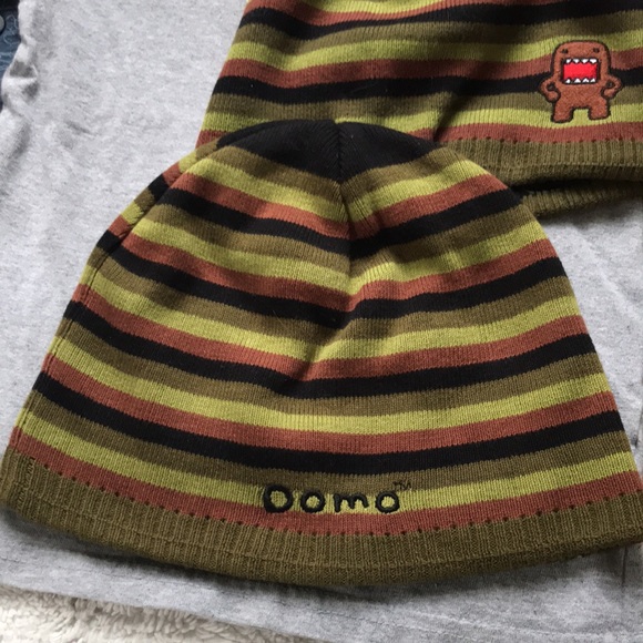 DOMO Other - Domo Striped Reversible Hat! Screaming DOMO (the best way)